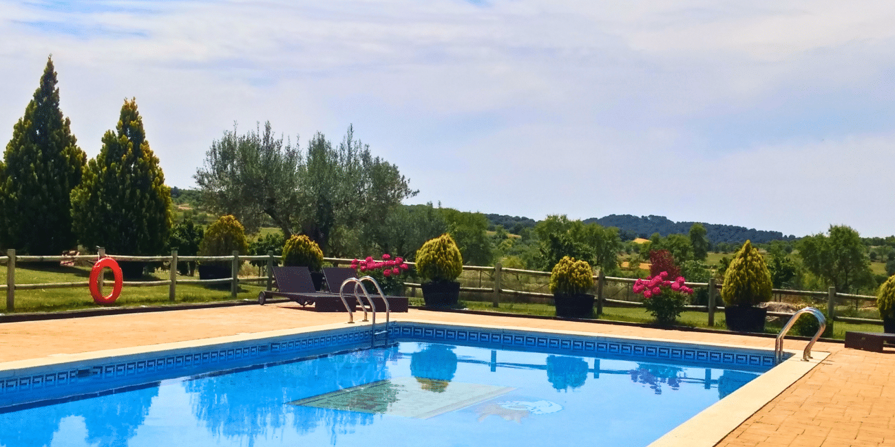 PIscina verano Hotel Hostería de Guara