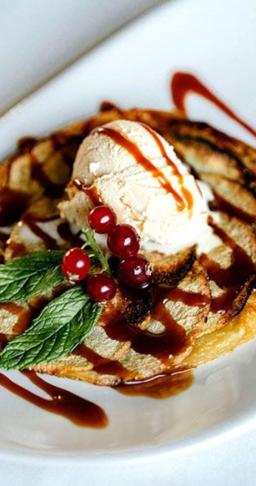 Postre casero elaborado en el restaurante de Hostería de Guara